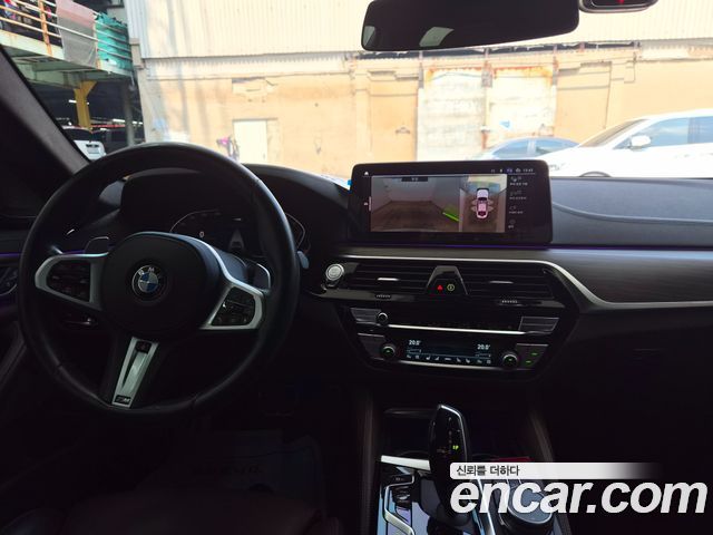 BMW 5-Series 2021 — photo 8