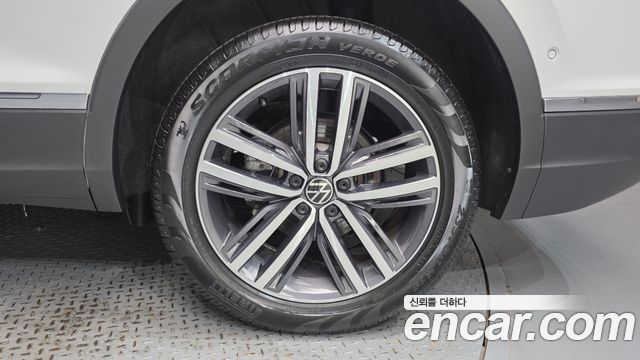 Volkswagen Tiguan 2024 — photo 7