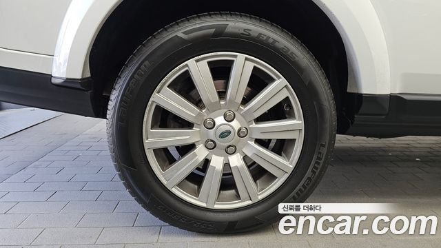 Land Rover Discovery 2013 — photo 5