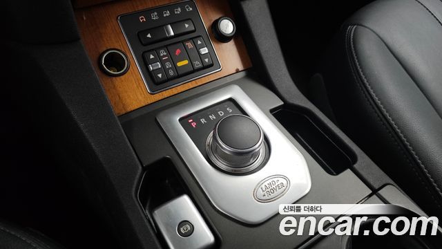 Land Rover Discovery 2013 — photo 9