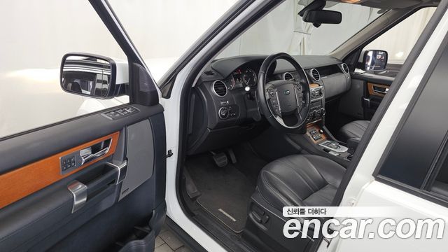 Land Rover Discovery 2013 — photo 10