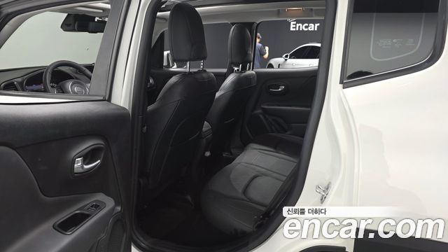 Jeep Renegade 2022 — photo 17