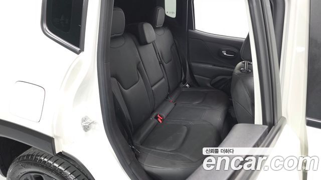 Jeep Renegade 2022 — photo 18