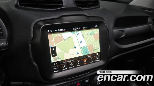 Jeep Renegade 2022 — photo 21