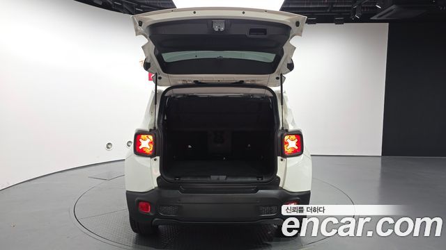 Jeep Renegade 2022 — photo 26