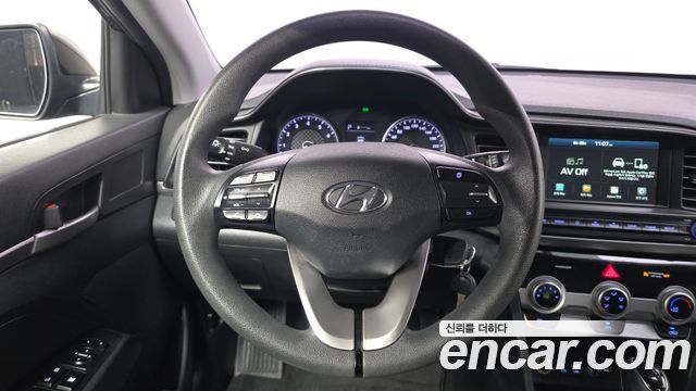 Hyundai AVANTE 2019 — photo 13