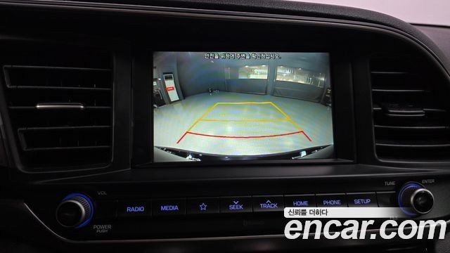 Hyundai AVANTE 2019 — photo 17
