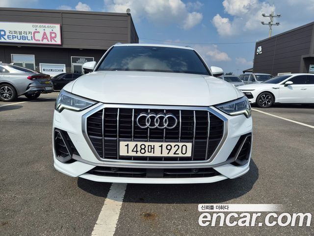 Audi Q3 2022 — photo 1
