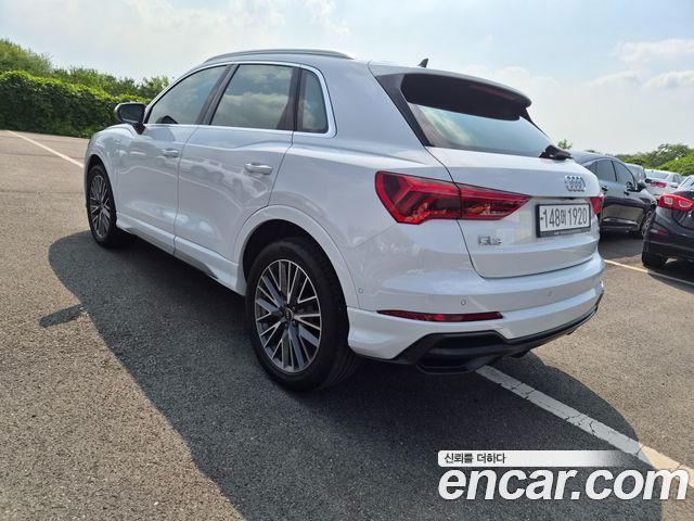 Audi Q3 2022 — photo 2
