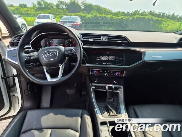Audi Q3 2022 — photo 7