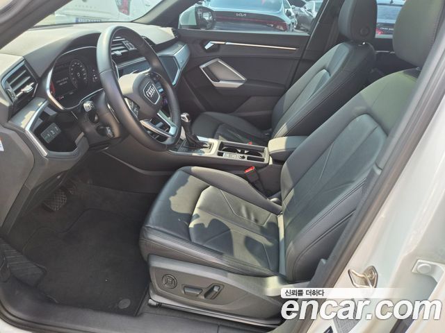 Audi Q3 2022 — photo 10