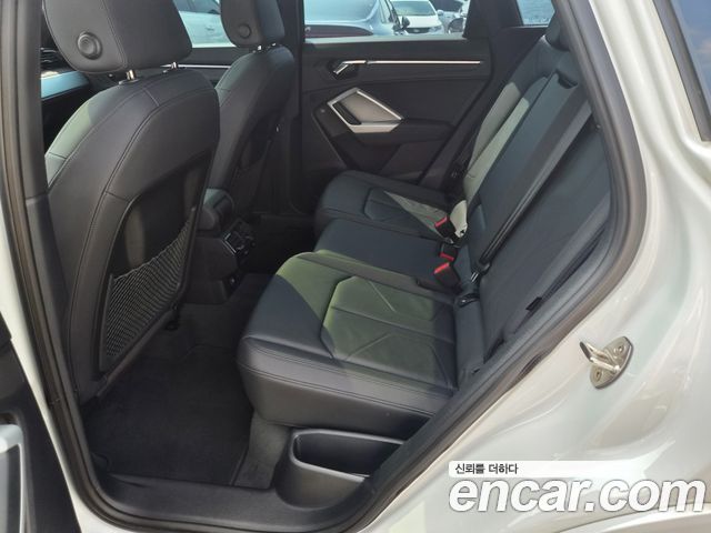 Audi Q3 2022 — photo 11