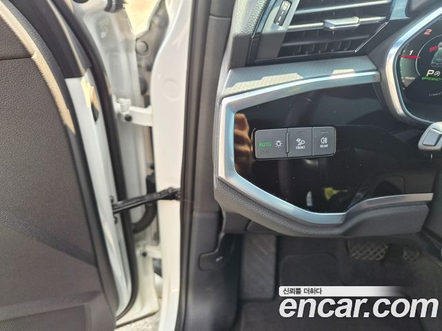 Audi Q3 2022 — photo 12
