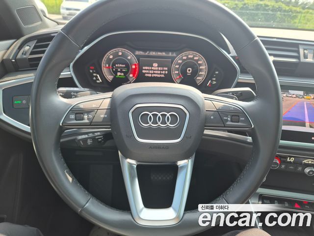 Audi Q3 2022 — photo 19