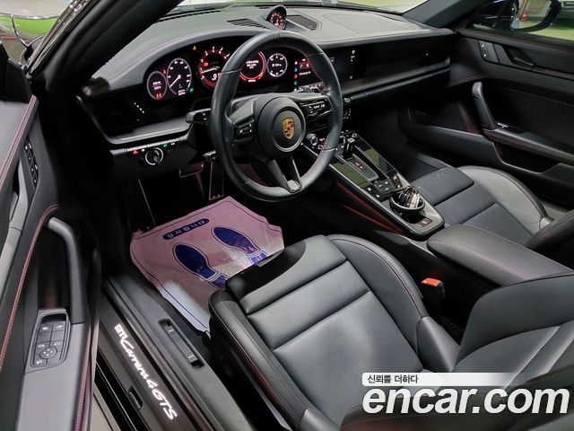 Porsche 911 2023 — photo 8