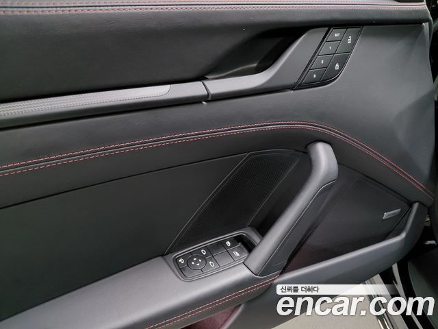 Porsche 911 2023 — photo 10