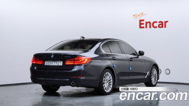 BMW 5-Series 2020 — photo 2