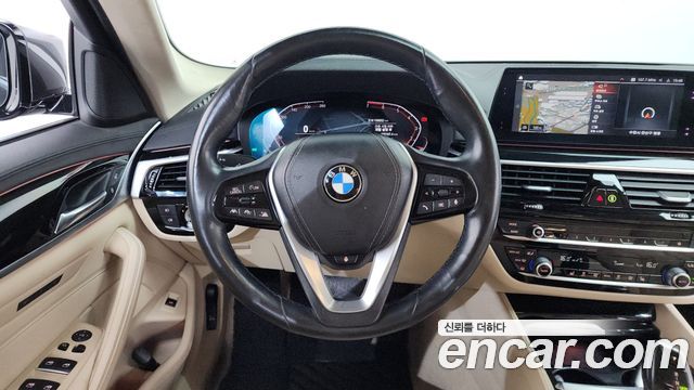 BMW 5-Series 2020 — photo 14