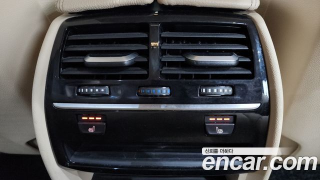 BMW 5-Series 2020 — photo 16