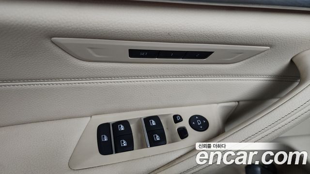 BMW 5-Series 2020 — photo 20