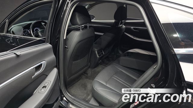 Hyundai Sonata 2021 — photo 12