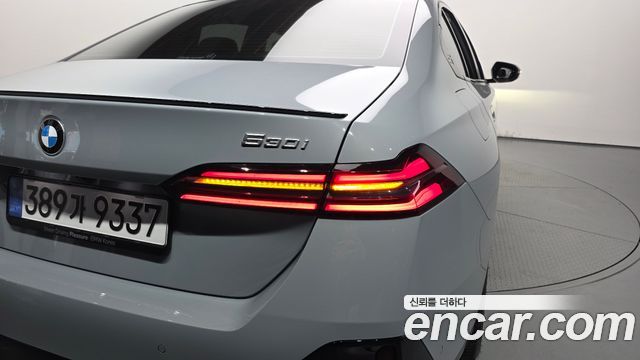 BMW 5-Series 2026 — photo 9