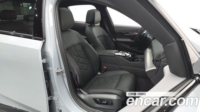 BMW 5-Series 2026 — photo 16