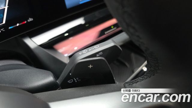 BMW 5-Series 2026 — photo 29