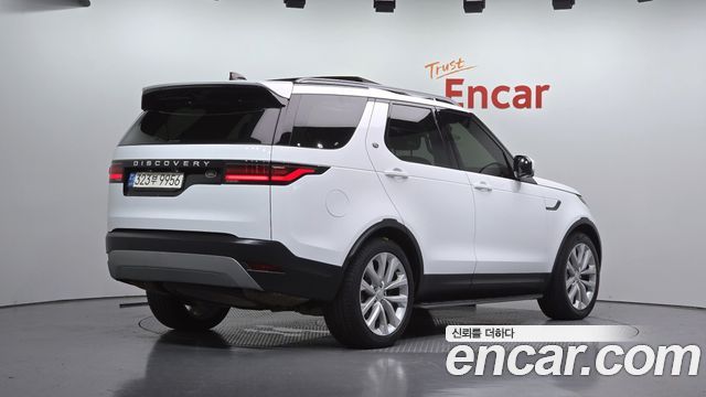 Land Rover Discovery 2022 — photo 2