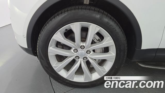 Land Rover Discovery 2022 — photo 5