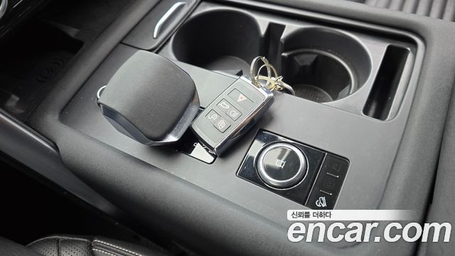Land Rover Discovery 2022 — photo 9