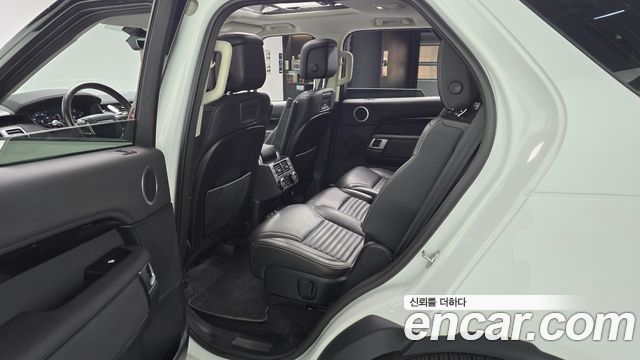 Land Rover Discovery 2022 — photo 11