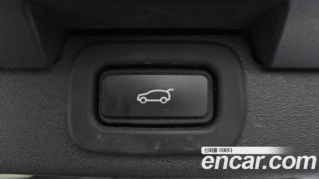 Land Rover Discovery 2022 — photo 15