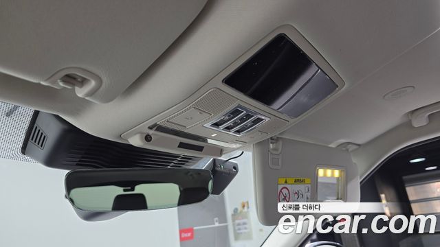 Land Rover Discovery 2022 — photo 17