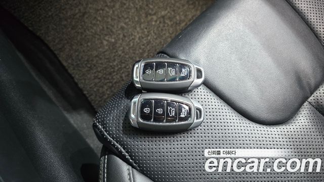 Hyundai Santafe 2019 — photo 23