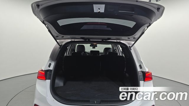 Hyundai Santafe 2019 — photo 24
