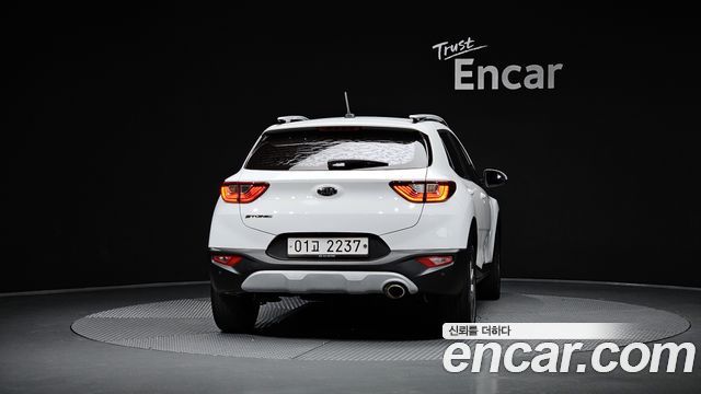 Kia Stonic 2018 — photo 4