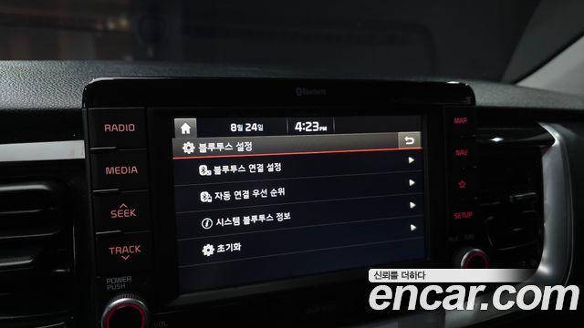 Kia Stonic 2018 — photo 22