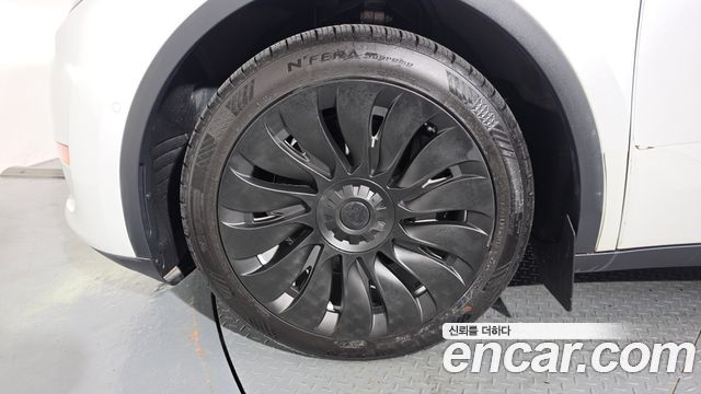 Tesla Model Y 2022 — photo 5