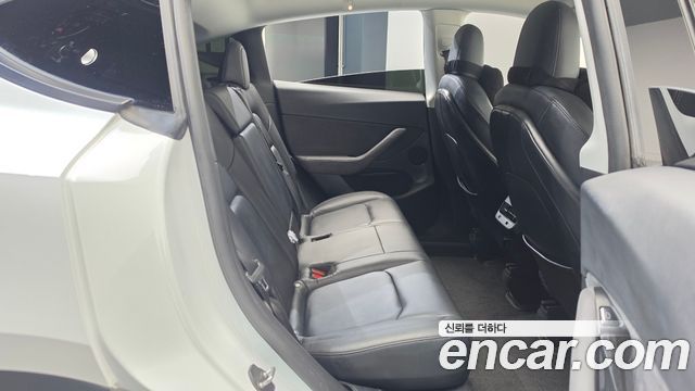 Tesla Model Y 2022 — photo 17