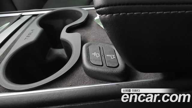 Tesla Model Y 2022 — photo 22