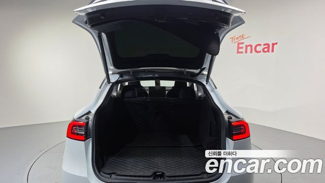 Tesla Model Y 2022 — photo 25