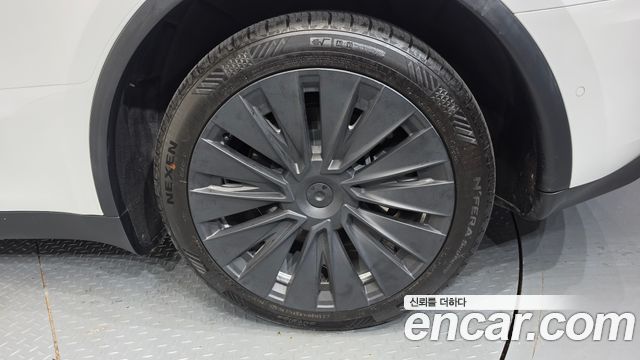 Tesla Model Y 2022 — photo 7