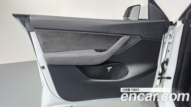 Tesla Model Y 2022 — photo 14
