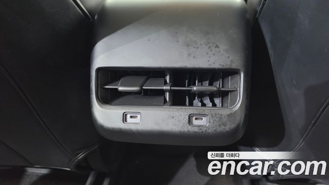 Tesla Model Y 2022 — photo 35