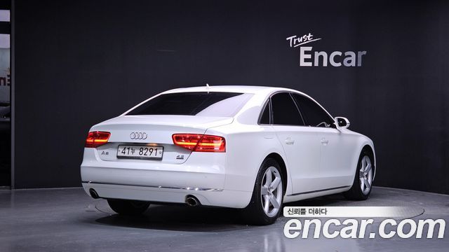 Audi A8 2011 — photo 2