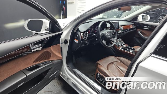 Audi A8 2011 — photo 10