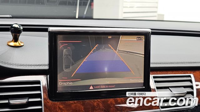 Audi A8 2011 — photo 14