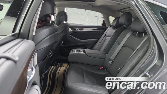 Genesis G80 2018 — photo 18