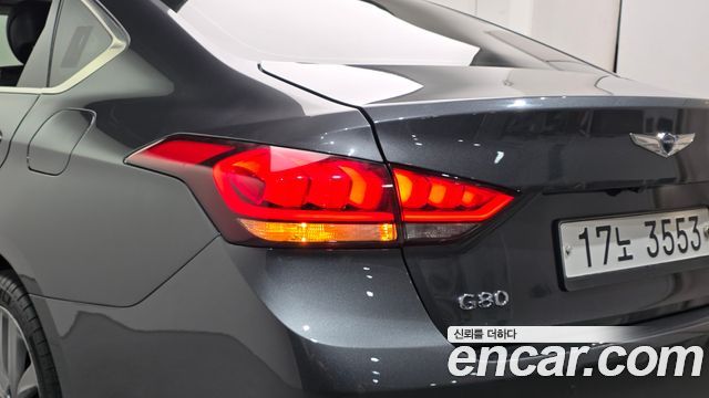 Genesis G80 2018 — photo 9